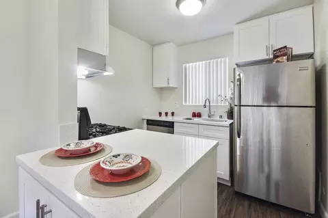 10140 Sepulveda Blvd, Mission Hills, CA 91345