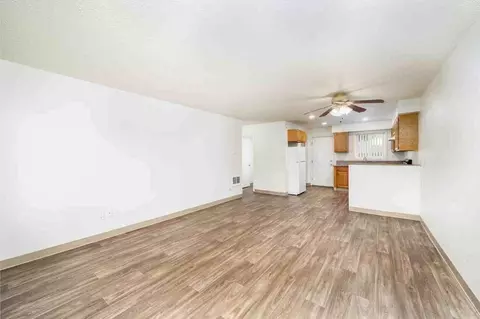 1205 E Powell Blvd, Gresham, OR 97030 photo 2