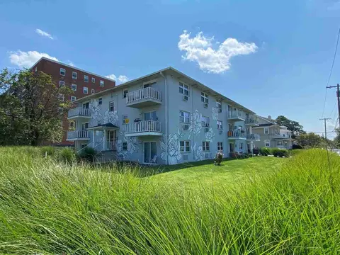8 Th Ave, Asbury Park, NJ 07712