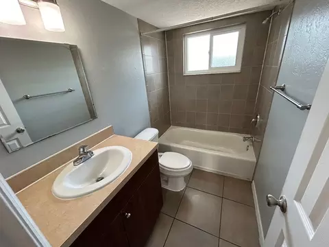 2054 Arlington St, Sarasota, FL 34239