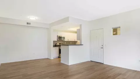 27800 Mcbean Pkwy, Valencia, CA 91354 photo 6