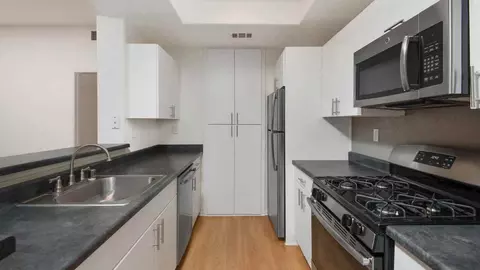 27800 Mcbean Pkwy, Valencia, CA 91354 photo 5