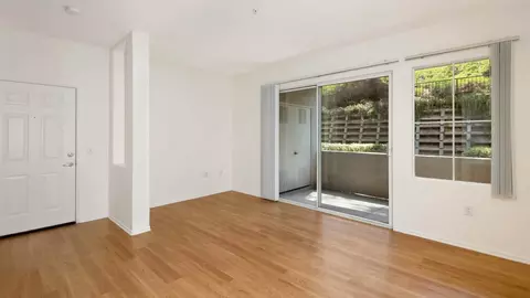 27800 Mcbean Pkwy, Valencia, CA 91354 photo 9