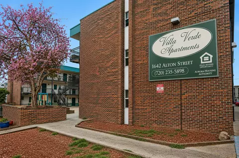 1642 Alton St, Aurora, CO 80010