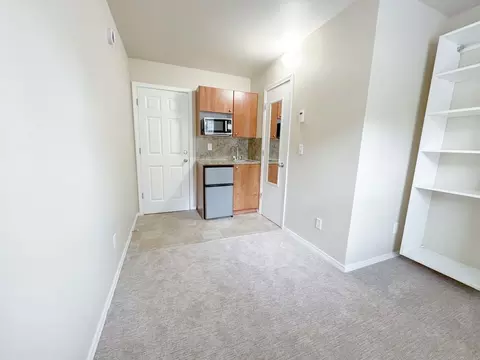 16552 NE 84th Ct, Redmond, WA 98052