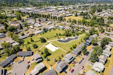2220 Shadylane Dr, Springfield, OR 97477 photo 9
