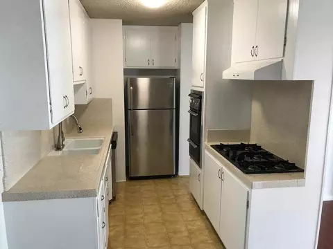1401 Manhattan Beach Blvd, Manhattan Beach, CA 90266