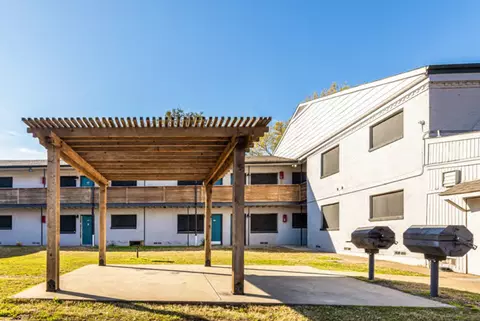 1809 Cox St, Carrollton, TX 75006