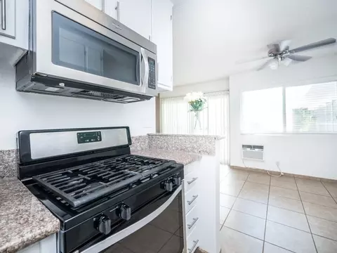 1928 Chariton St, Los Angeles, CA 90034
