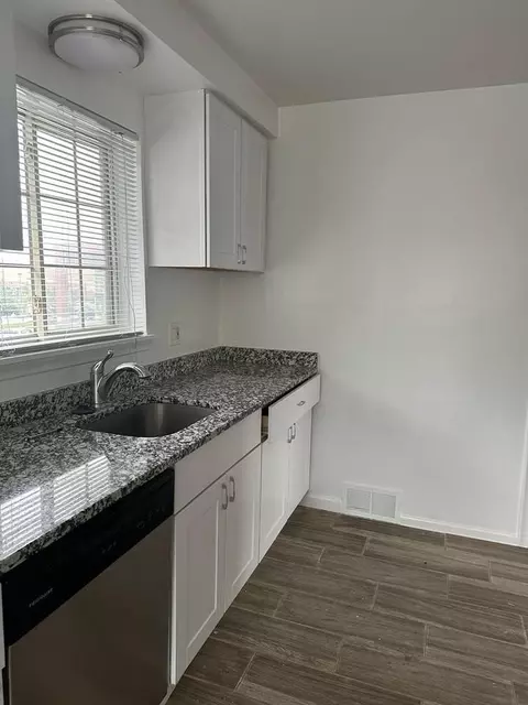 2101 E Maple Rd, Birmingham, MI 48009