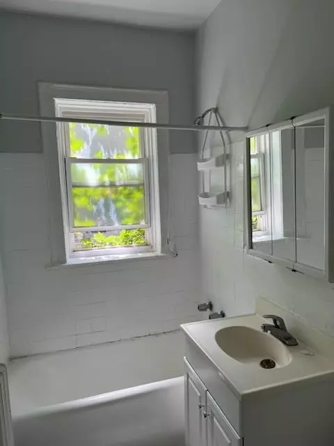 5465 S Everett Ave, Chicago, IL 60615 photo 18