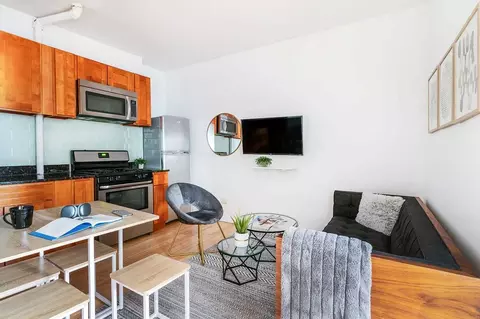 200 E 11th St, New York, NY 10003