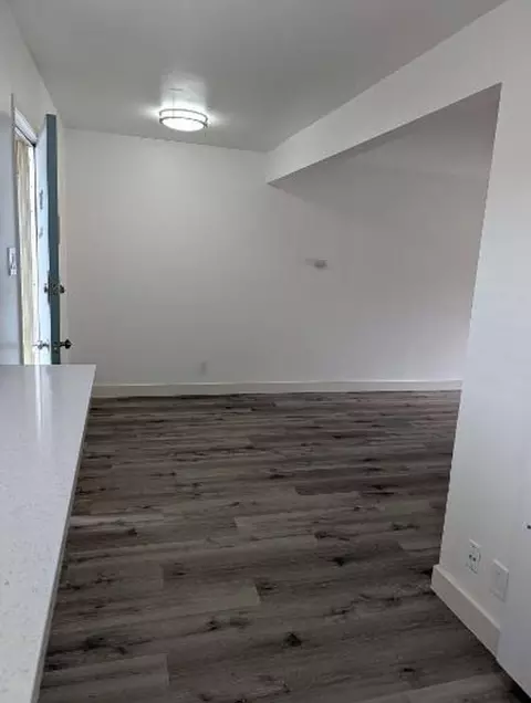 1239 Oak Grove Ave, Burlingame, CA 94010