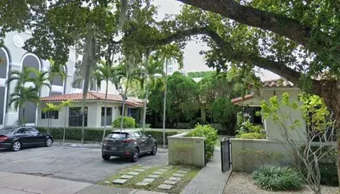 220 Antilla Ave, Coral Gables, FL 33134
