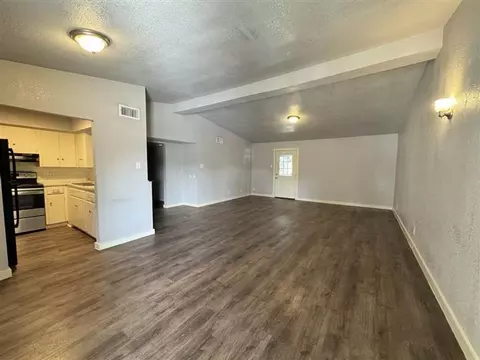 520 Gentleman Rd, Balcones Heights, TX 78201