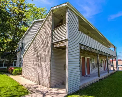 406 Elm St, Urbana, IL 61802