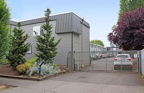 9222 N Lombard St, Portland, OR 97203
