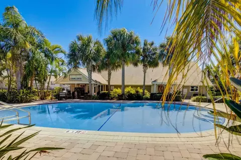 2540 Roy Hanna Dr S, Saint Petersburg, FL 33712