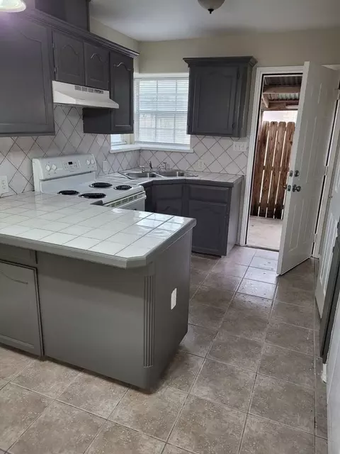 813 W Bronze Dr, Pharr, TX 78577 photo 7