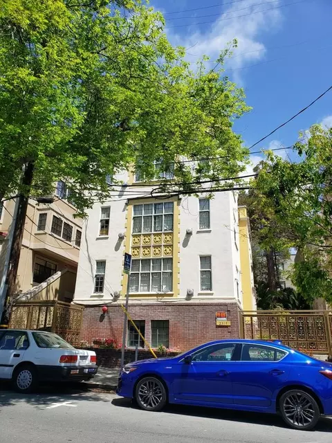 2319 College Ave, Berkeley, CA 94704
