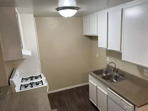 700 W La Jolla St, Placentia, CA 92870 photo 3