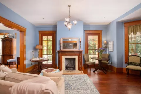 221 SE 7th St, Gainesville, FL 32601