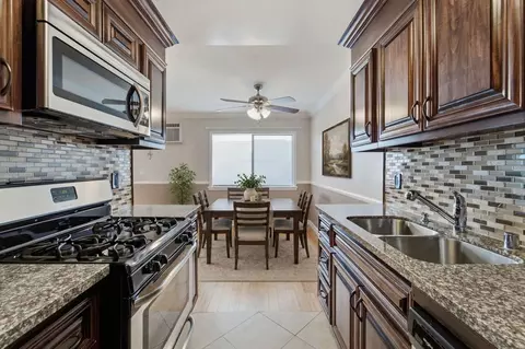 1032 N Gardner St, West Hollywood, CA 90046