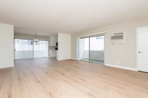 11945 Darlington Ave, Los Angeles, CA 90049