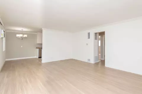 11945 Darlington Ave, Los Angeles, CA 90049