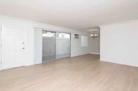 11945 Darlington Ave, Los Angeles, CA 90049
