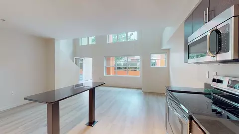 317 NW 41st St, Seattle, WA 98107
