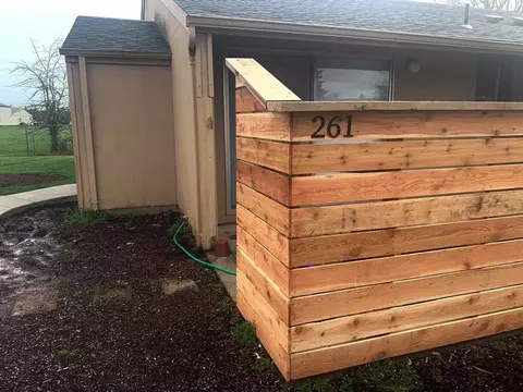 251 SW Wake Robin Ave, Corvallis, OR 97333