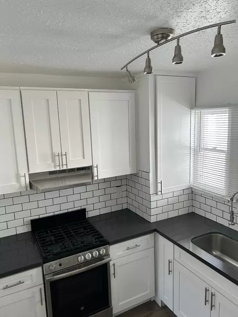 104 N 1st St, Alhambra, CA 91801