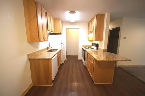 501 E Burnsville Pkwy, Burnsville, MN 55337
