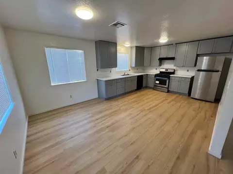 8748 Cedar St, Bellflower, CA 90706
