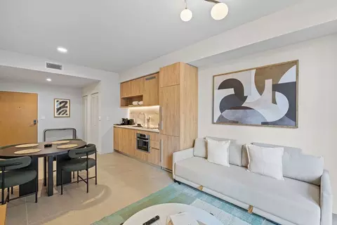 11 NE 6th St, Miami, FL 33132