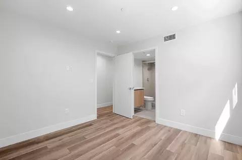 14802 Vanowen St, Los Angeles, CA 91405