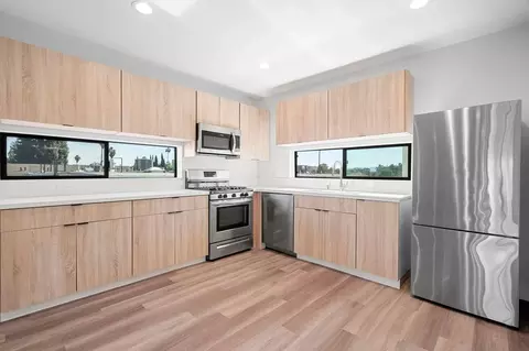 14802 Vanowen St, Los Angeles, CA 91405