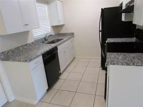 822 S Lone Oak Dr, Leesburg, FL 34748