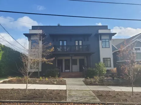 3638 Meridian Ave N, Seattle, WA 98103