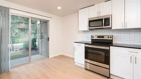14629 NE 37th Pl, Bellevue, WA 98007 photo 4