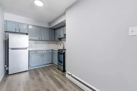 615 E Main St, Maple Shade, NJ 08052