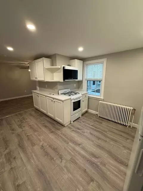 16 Magnolia Ave, Gloucester, MA 01930