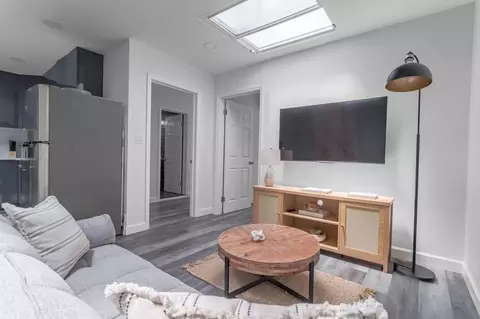 200 E 11th St, New York, NY 10003