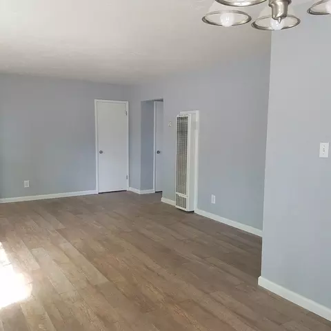 119 115 117 119 121 Mason St, Vacaville, CA 95688
