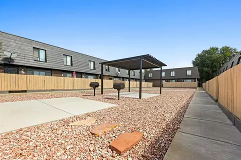 18 Ash Ct, Longmont, CO 80503