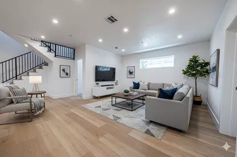 240 N Dillon St, Los Angeles, CA 90026