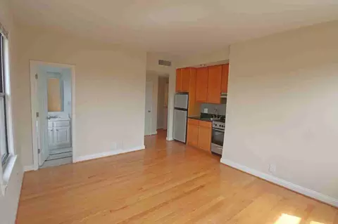 1825 New Hampshire Ave NW, Washington, DC 20009 photo 3