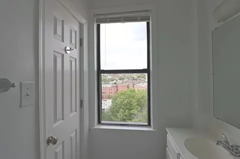 1825 New Hampshire Ave NW, Washington, DC 20009 photo 8
