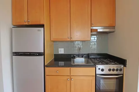 1825 New Hampshire Ave NW, Washington, DC 20009 photo 2